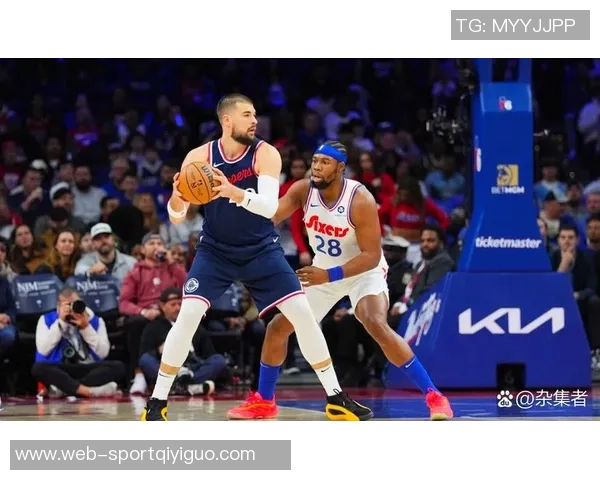 马克西上半场表现全面11投4中贡献12分3篮板4助攻1抢断1盖帽 马克西上半场表现全面11投4中贡献12分3篮板4助攻1抢断1盖帽