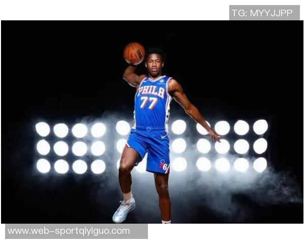 埃奇库姆闪耀赛场展现实力成新秀最佳球员引发热议 埃奇库姆闪耀赛场展现实力成新秀最佳球员引发热议