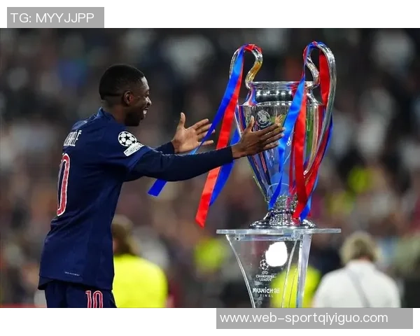 登贝莱荣获世界足球先生双料最佳称号引发热议 登贝莱荣获世界足球先生双料最佳称号引发热议